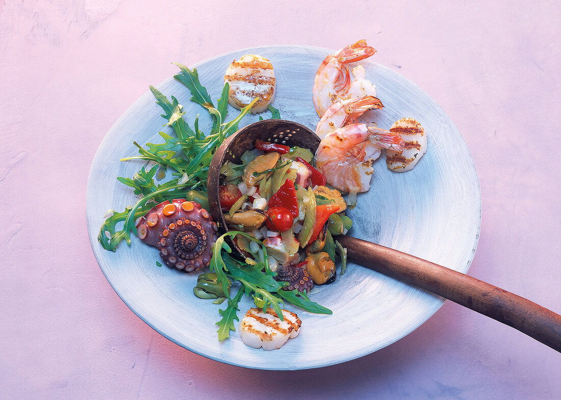 Öl, Meeresfrüchtesalat mit Hummeröl