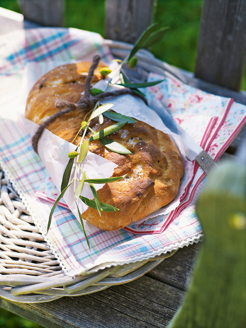 Sommerküche, Oliven Kräuter Brotfladen