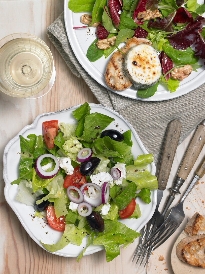 ich koch mir was. Ziegenkäse- salat und griechischer Salat