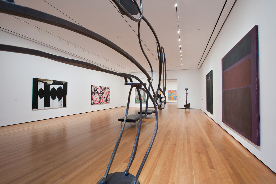 New York: Stahlgebilde Museum of Modern Art