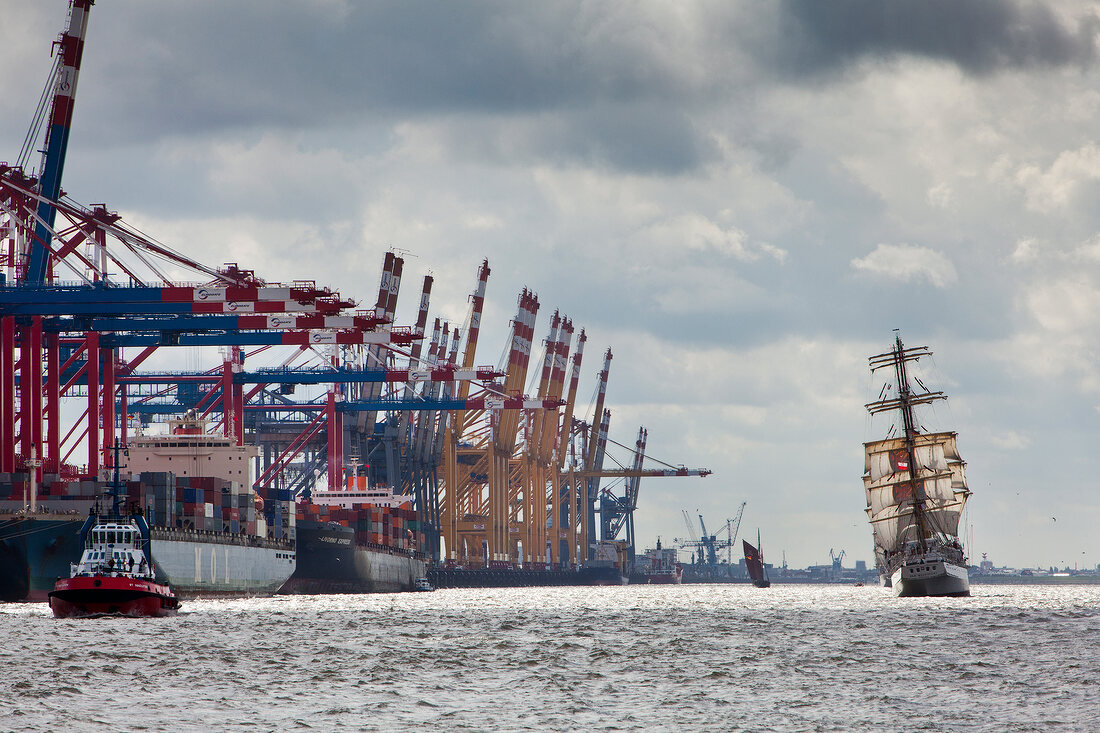 Bremerhaven: Hafen, Sail 2010, Containerhafen, Segelschiff.