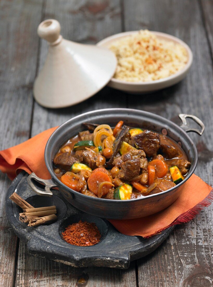 Lamb stew with vegetables (Arabia)