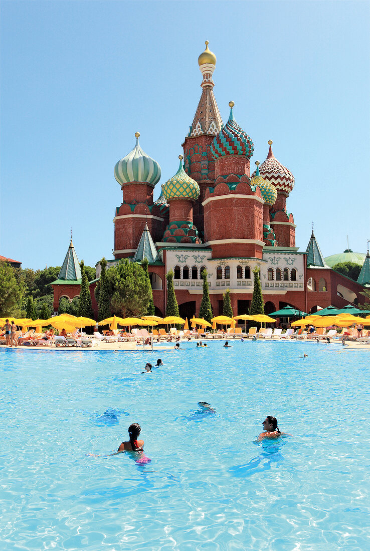Antalya: Hotel Kremlin Palace, Pool, Touristen