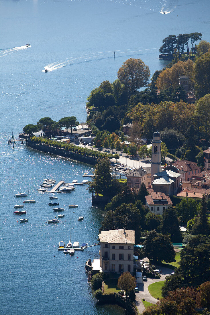 Comer See, Blick auf Cernobbio, Promenade, Boote