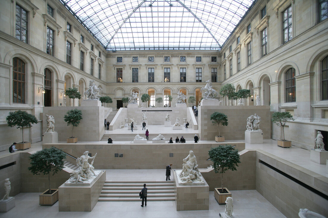 Louvre - Sculptures Schloss Palast