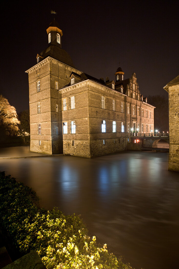 Schloßhotel Hugenpoet bei Nacht, Kettwig, Essen