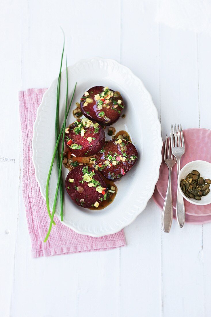 Baked beetroot with pumpkin seeds