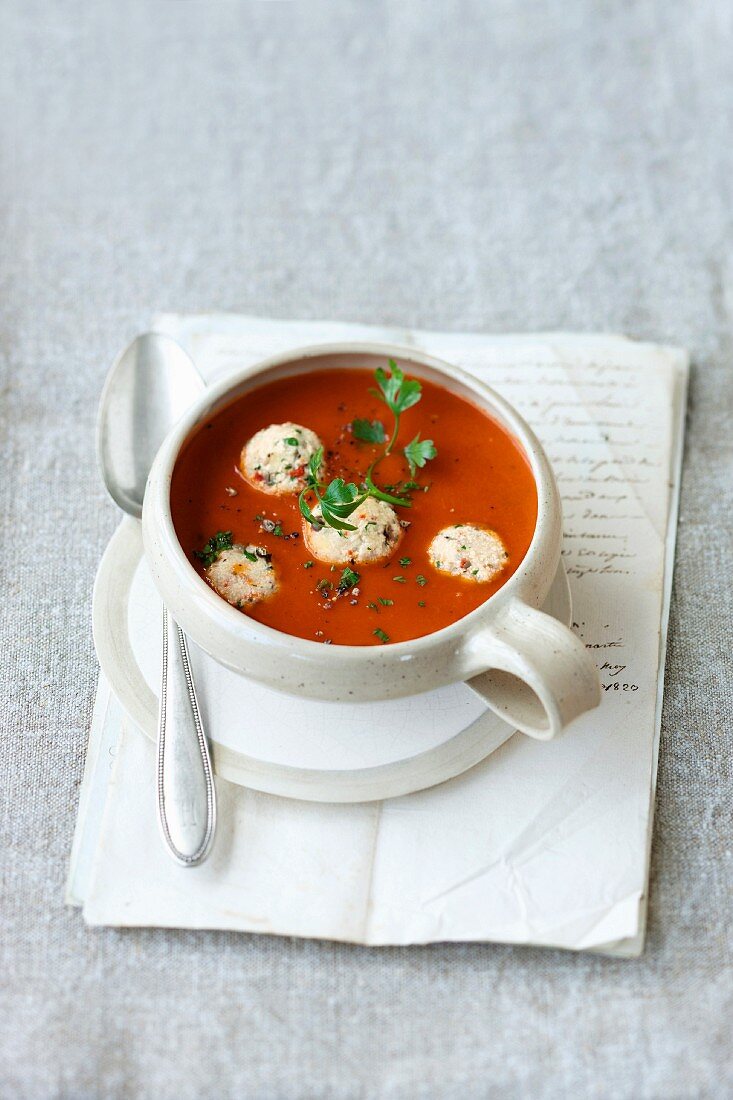 Tomatensuppe mit Tofuklösschen