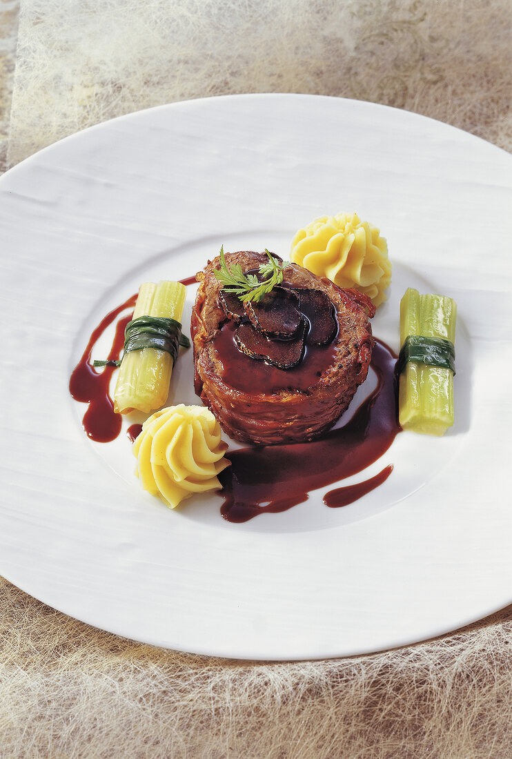 Tournedos rossini on plate