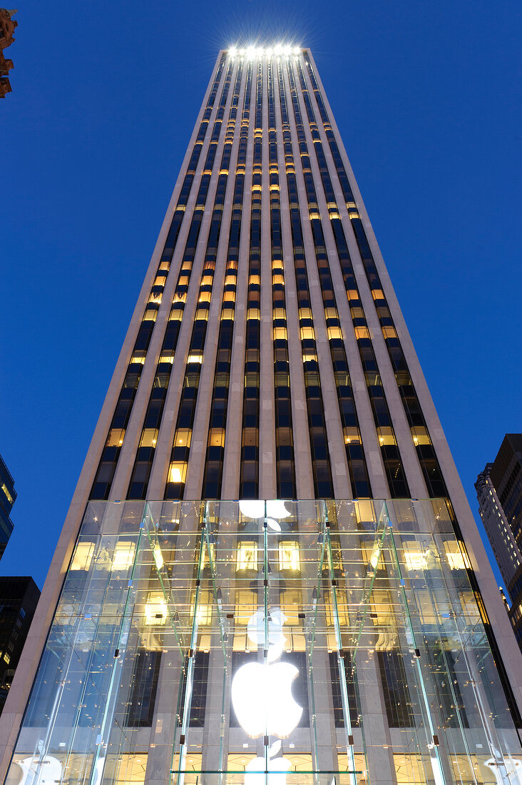 Low angle view of Apple store on 5th Avenue, New York, USA