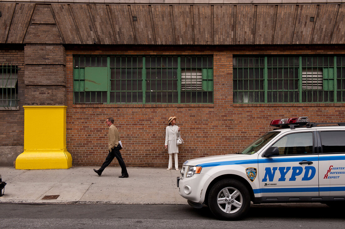 New York: Polizeiauto im Garment District, x
