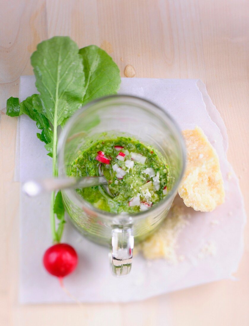 Radieschen-Kapern-Pesto