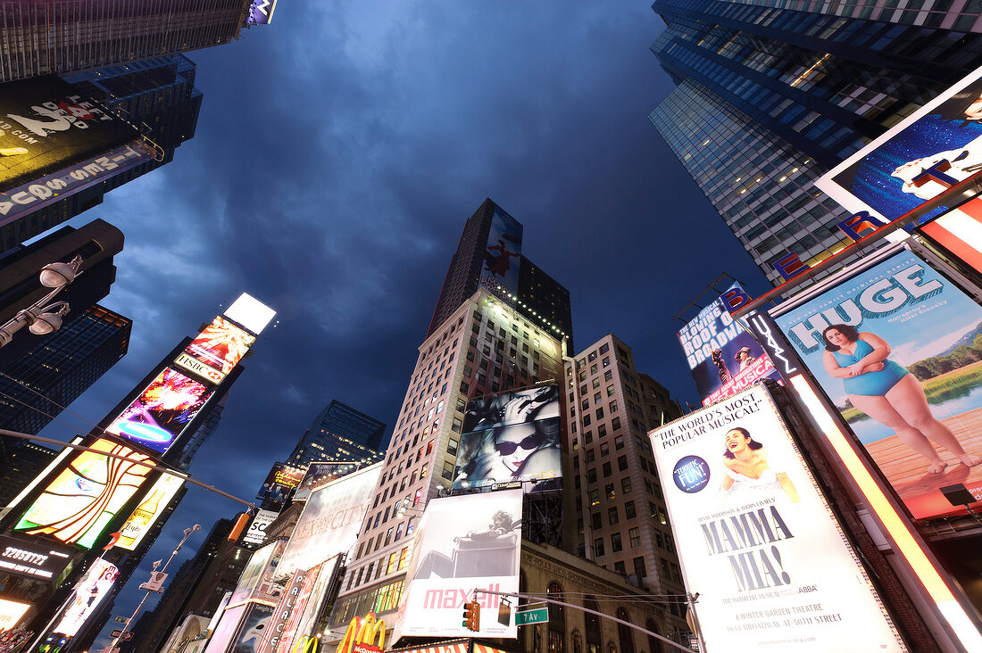 New York: Times Square aus der Froschperspektive