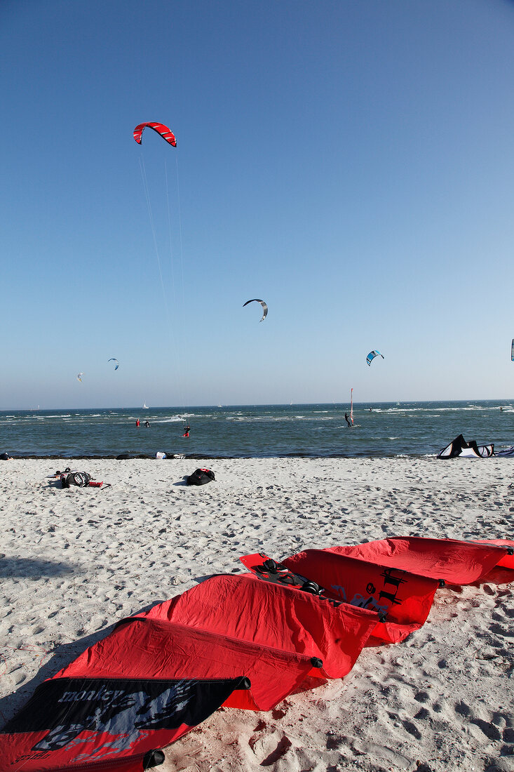 Ostseeküste: Schleswig-Holstein, Fehmarn, Burger Binnensee, Surfen