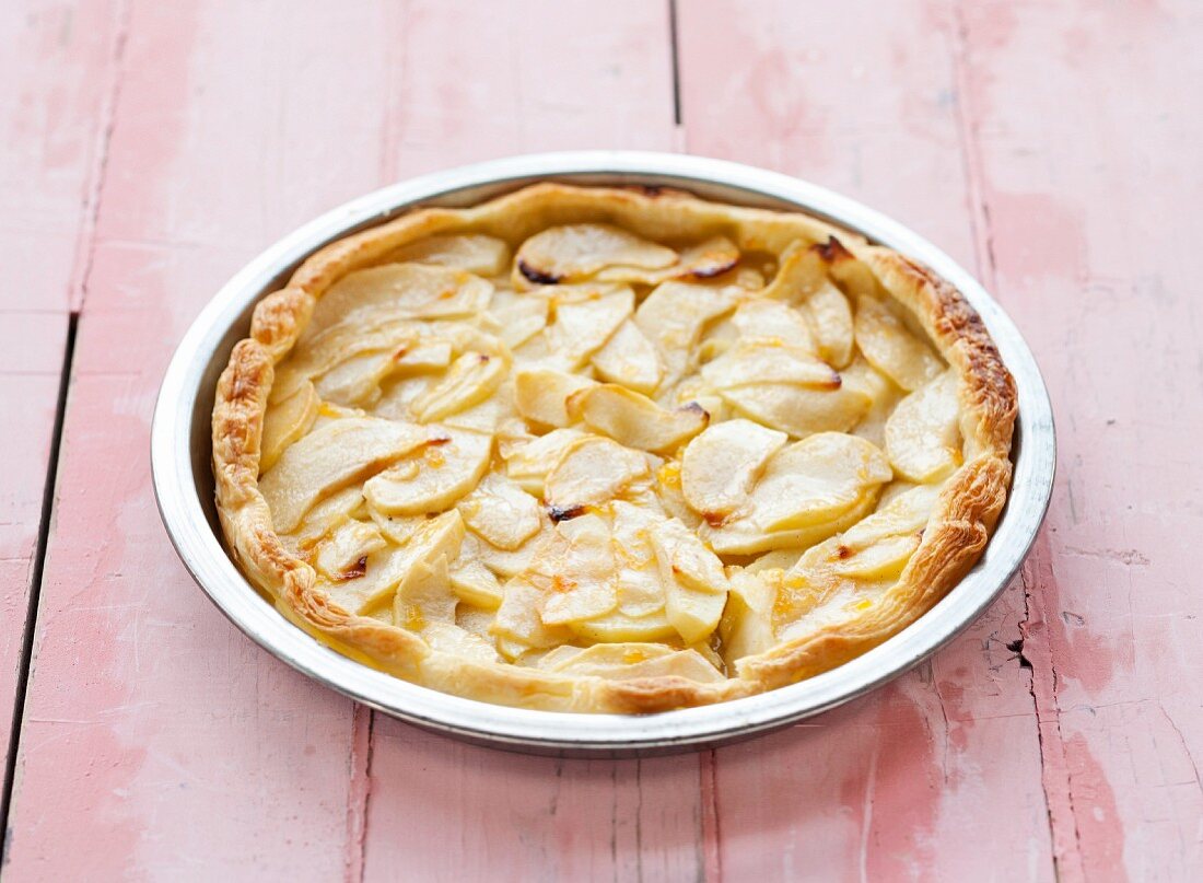 Puff pastry apple tart