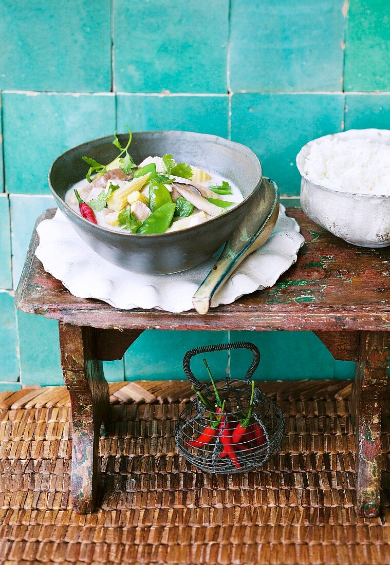 Tom Khaa Gai (coconut soup with vegetables and chicken, Thailand)
