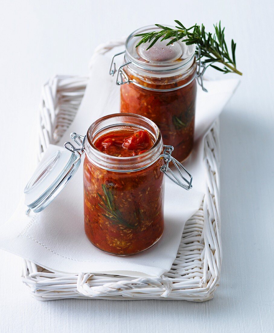 Preserved oven-roasted tomatoes in jars