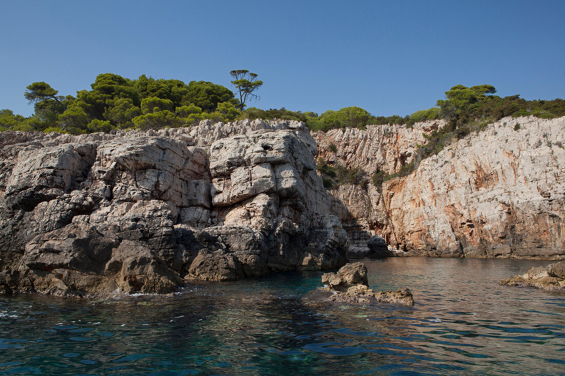 Kroatien: Dubrovnik, Meer, Küste der Insel Lokrum