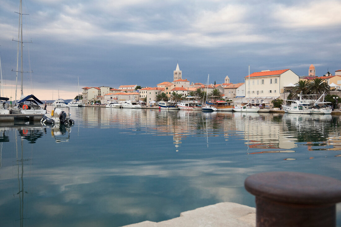 Kroatien: Kvarner Bucht, Blick auf die Altstadt von Rab