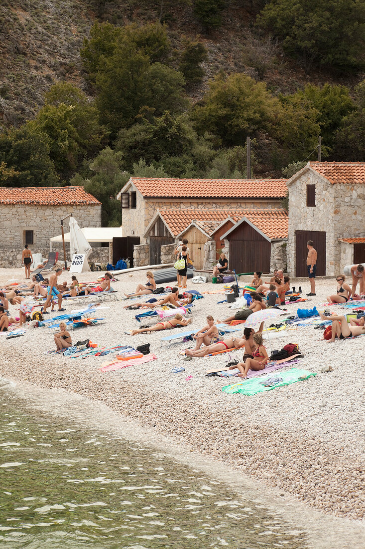 Kroatien: Kvarner Bucht, Strand des Bergdorfes Beli auf Insel Cres