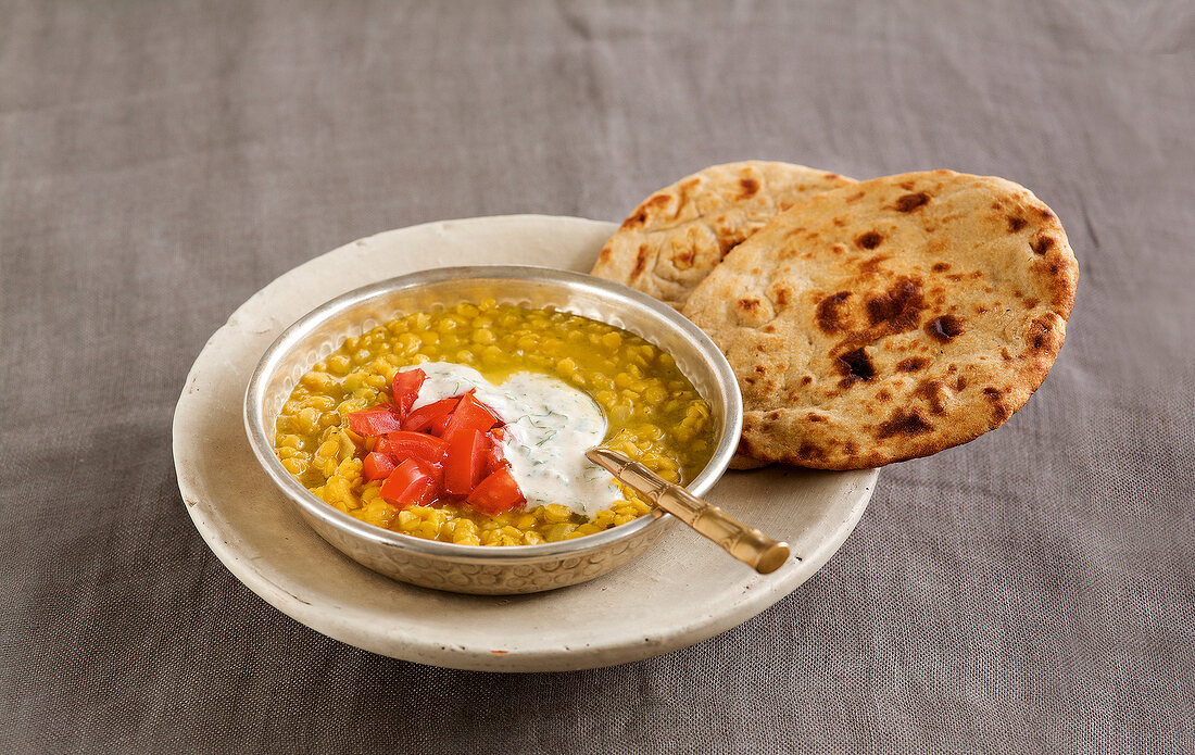 Schlank im Schlaf, Indische Linsensuppe mit Minzjoghurt