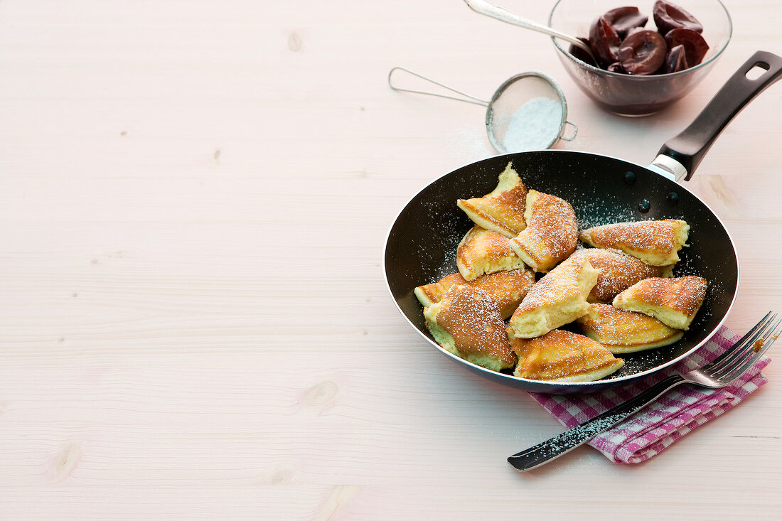 Kochen auf Sparflamme Kaiserschmarren mit Zwetschgenröster