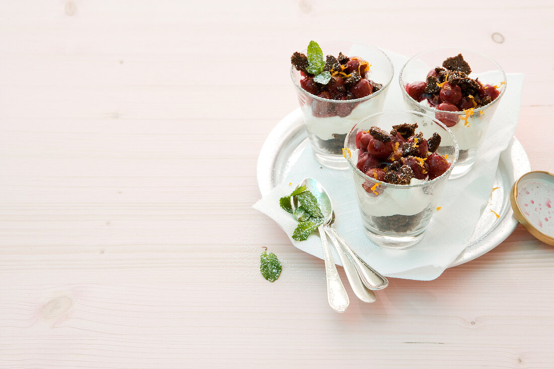 Kochen auf Sparflamme Trifle mit Sauerkirschen