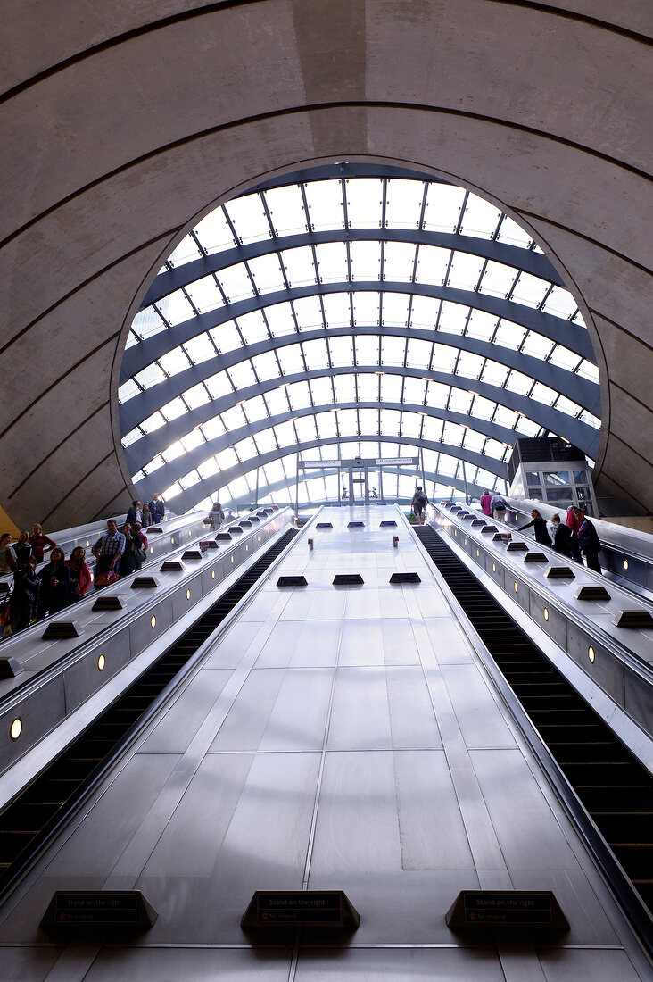 London, Canary Wharf, Tube Station, Rolltreppe