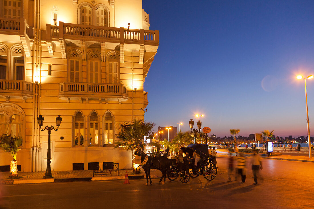 Ägypten, Alexandria, Corniche, Hotel Cecil, Pferdekutsche
