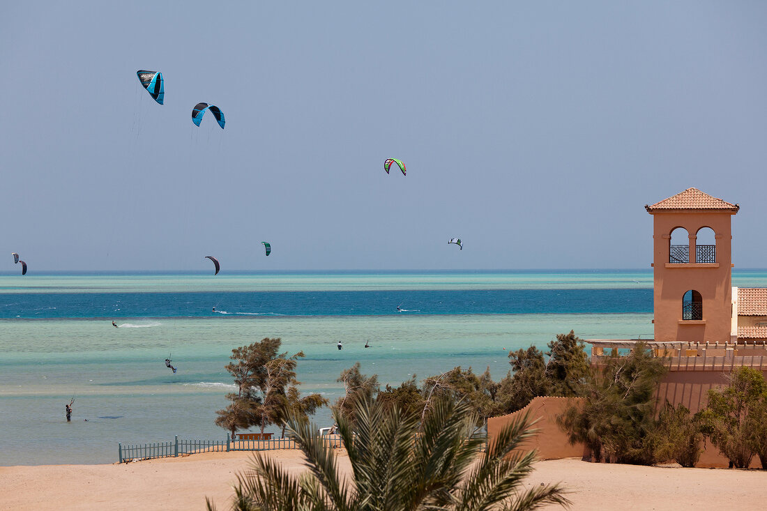 Ägypten, El-Gouna, Rotes Meer, Marina Beach, Kitesurfer, Ausblick