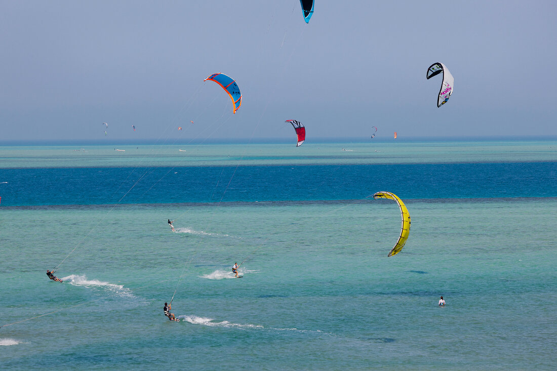 Ägypten, El-Gouna, Rotes Meer, Marina Beach, Kitesurfer, Ausblick