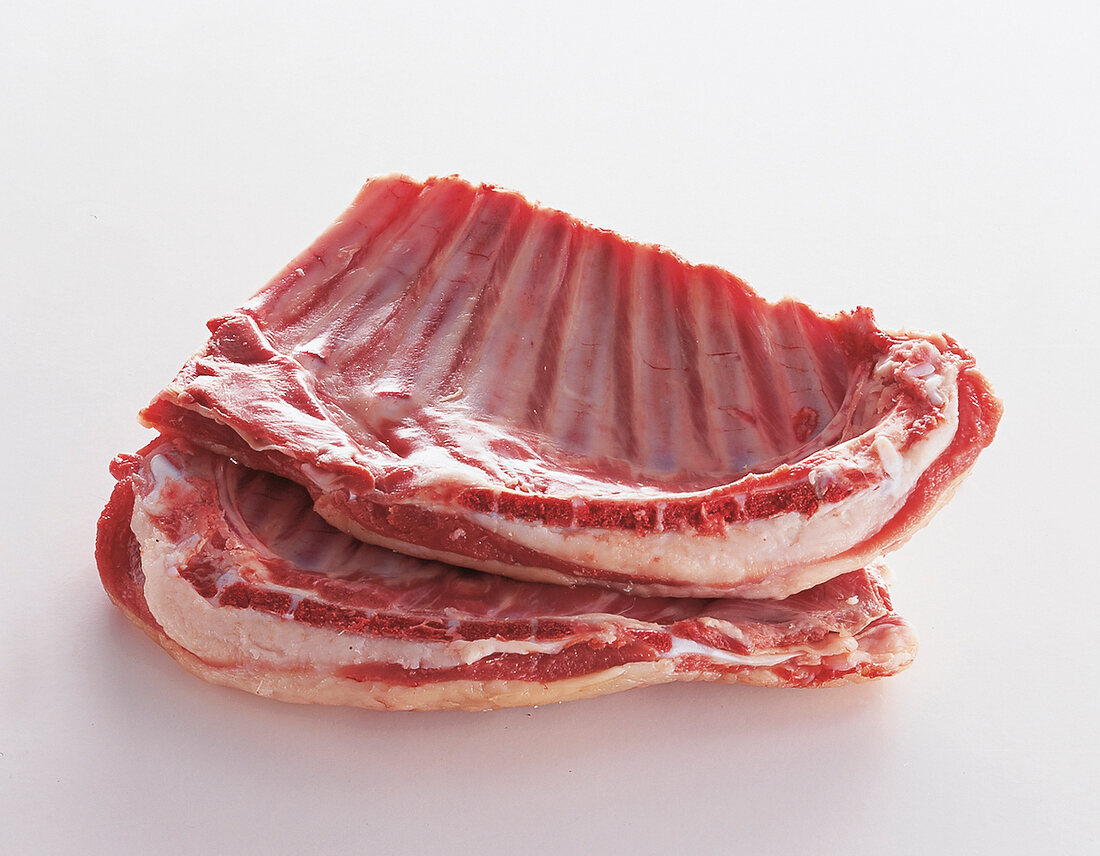 Fleisch, Brustspitzen vom Zicklein, roh, Freisteller