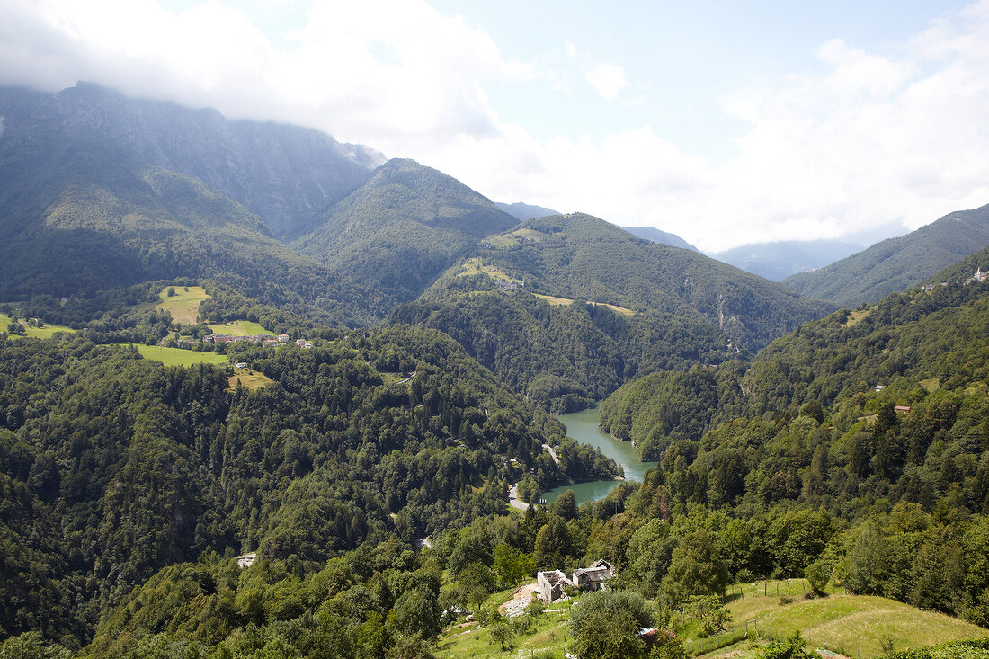 Blick von Verdasio in das Centovalli Tessin, Schweiz