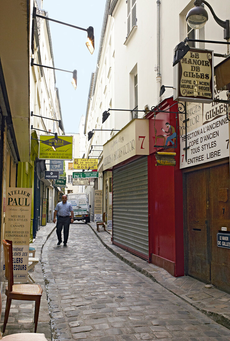 Man walking on Passage of Chantier alley, Paris