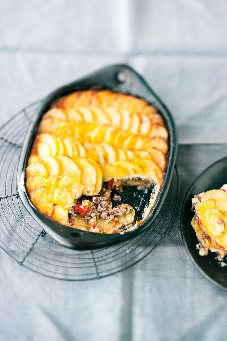 Schusterpfanne mit Hackfleisch, Chili & Rotwein