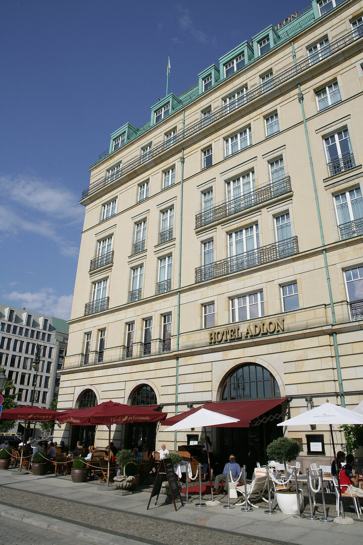 Adlon Kempinski Hotel in Berlin Deutschland Schriftzug