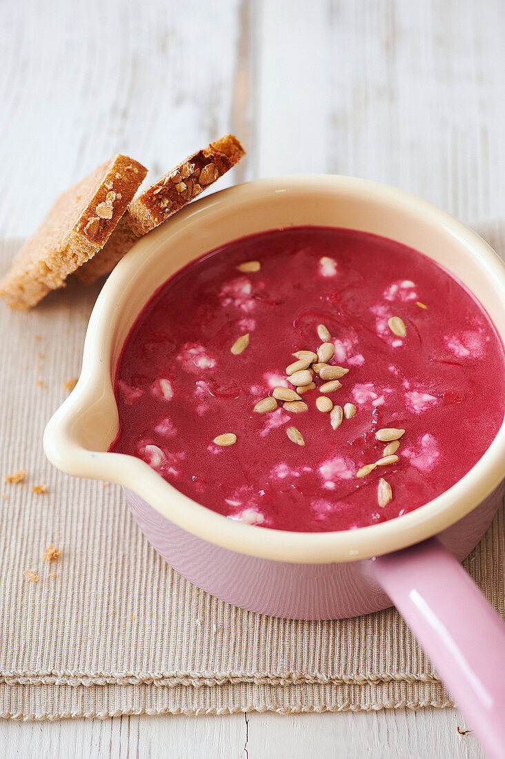 Essen in Schwangerschaft und Stillzeit, Rote-Bete-Suppe mit Feta