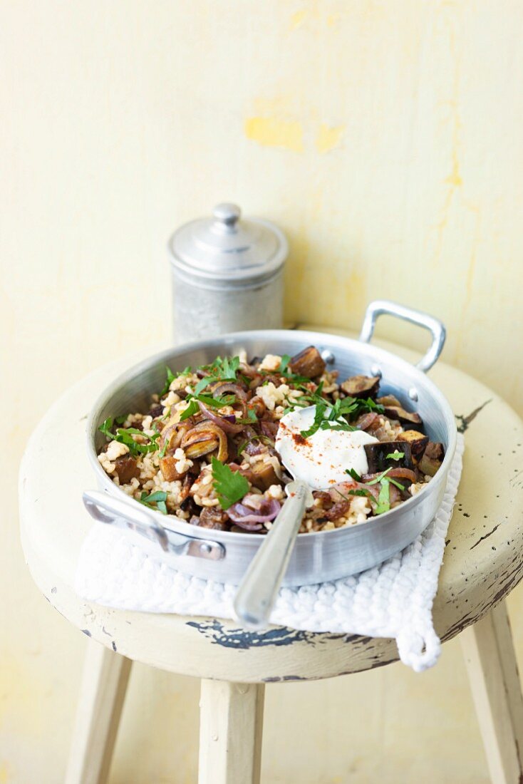 Bulgur mit Auberginen (Libanon)