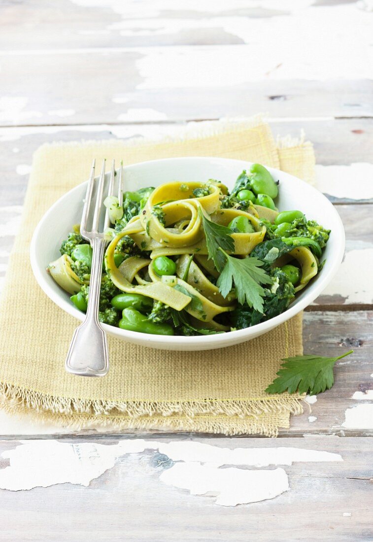 Tagliatelle with green vegetables and pesto