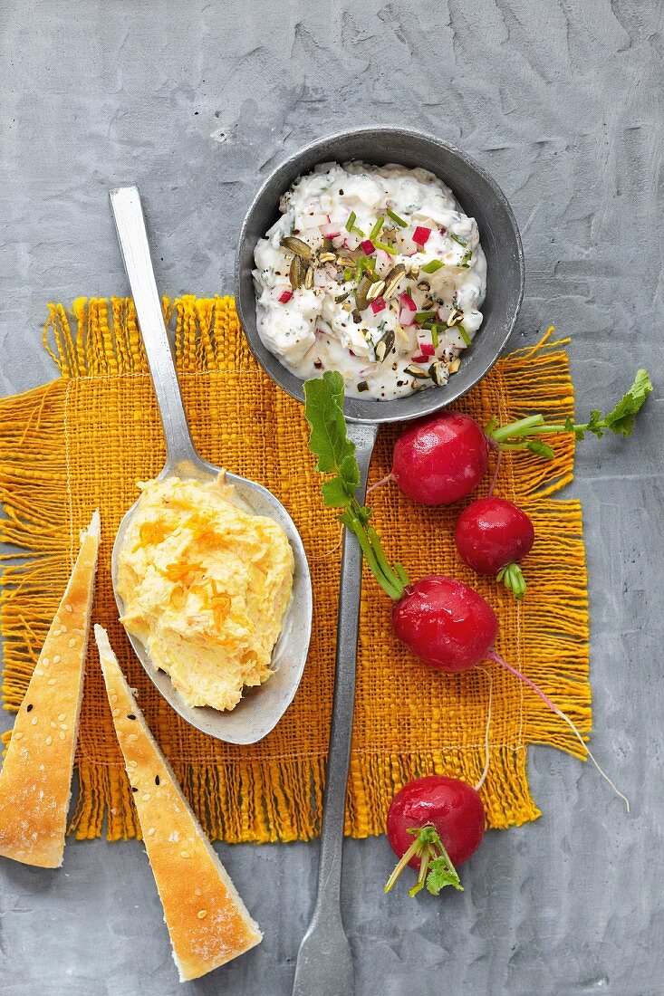 Horseradish quark and cream cheese with curry