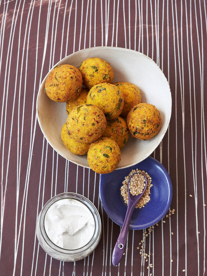 Vegetarisch, Falafeln mit Sesamdip