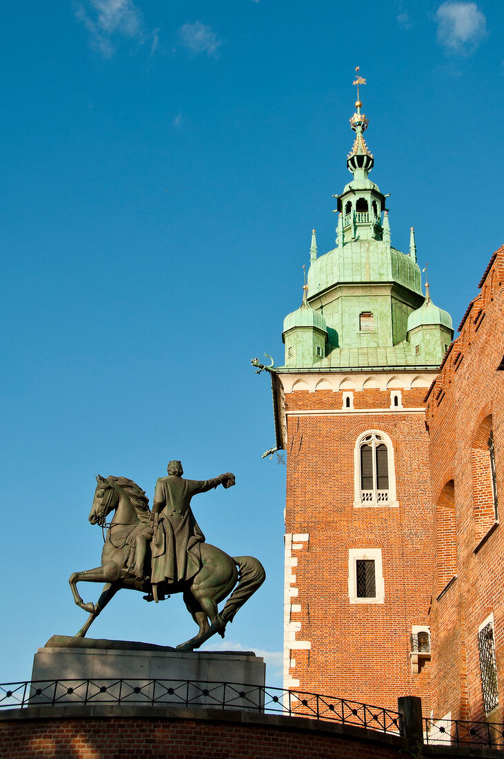 Polen: Krakau, Wawel, Königsschloss, Kirchturm, Denkmal