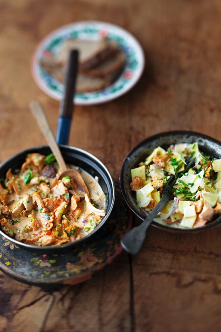 Schwammerlgulasch & Fleckerl mit Eierschwammerln (Österreich)