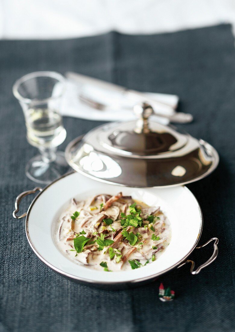 Salonbeuschel (veal lung and heart ragout, Austria)