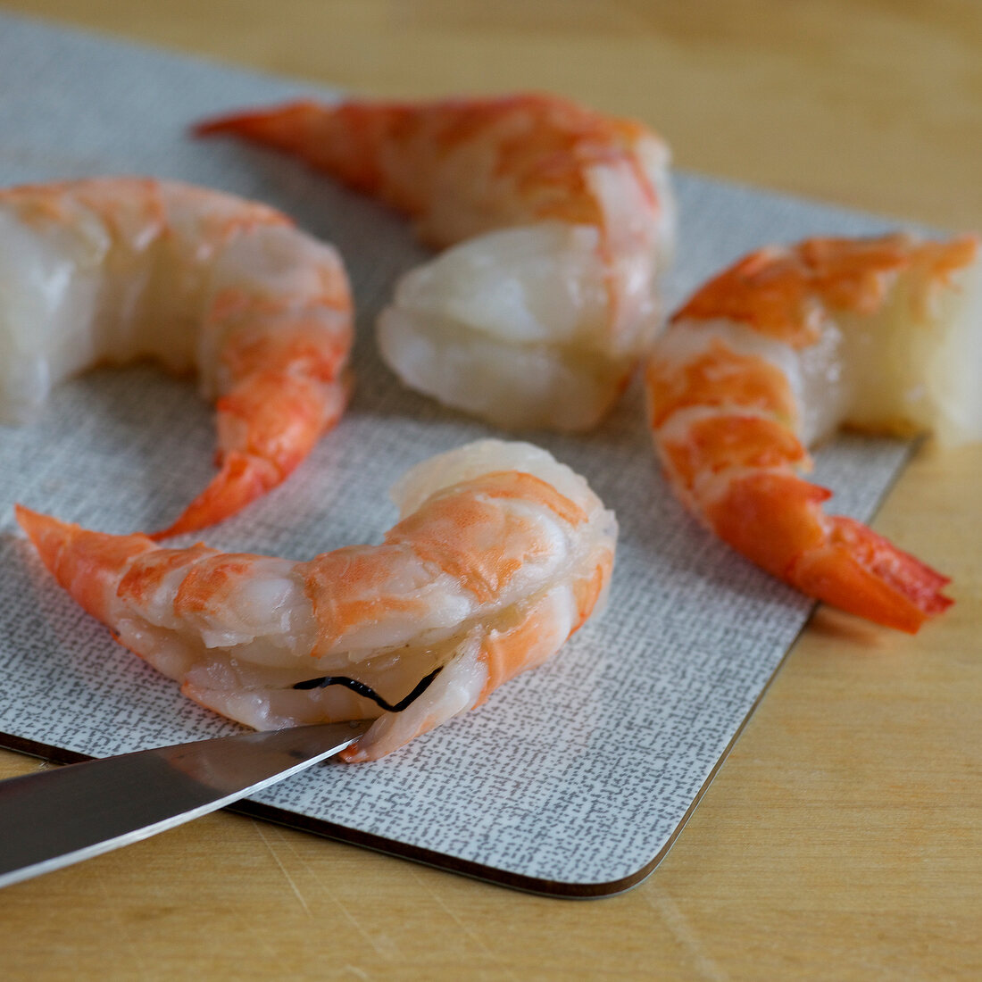 Close-up of shrimps intestine, step 1