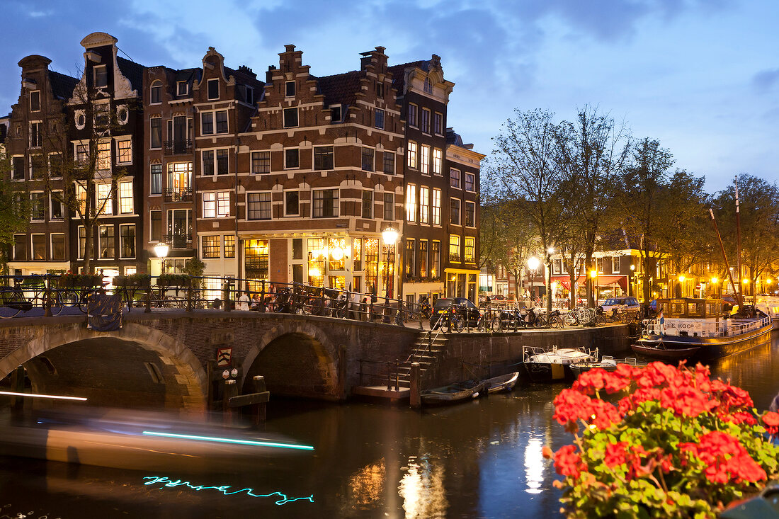 View of Keizersgracht and Brewers canal at dusk, Amsterdam, Netherlands