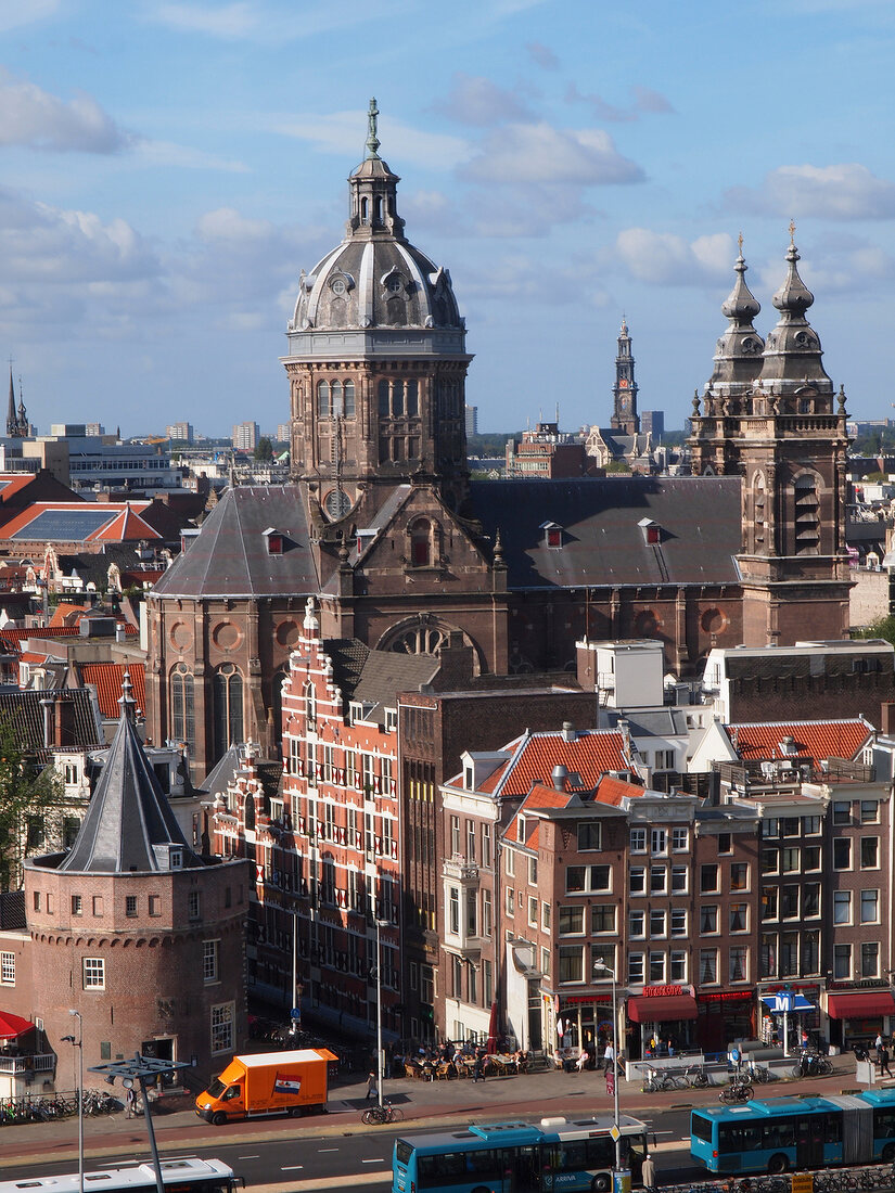 Amsterdam Centraal, Blick auf Sint- Nicolaaskerk, Altstadt