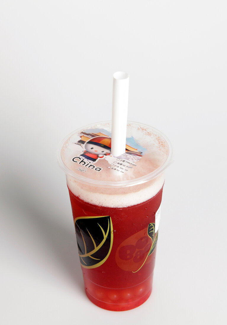 Bubble Tea im typischen Becher, Freisteller