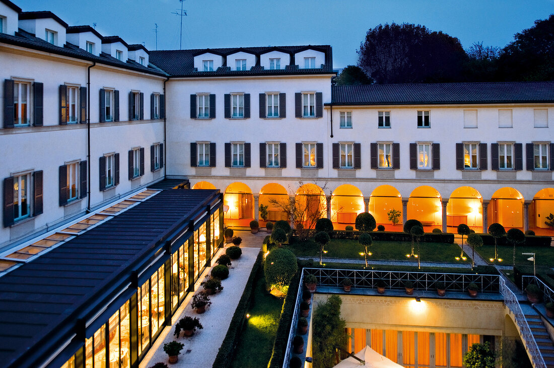 Außenansicht, "Four Seasons" Hotel, Kloster, Mailand