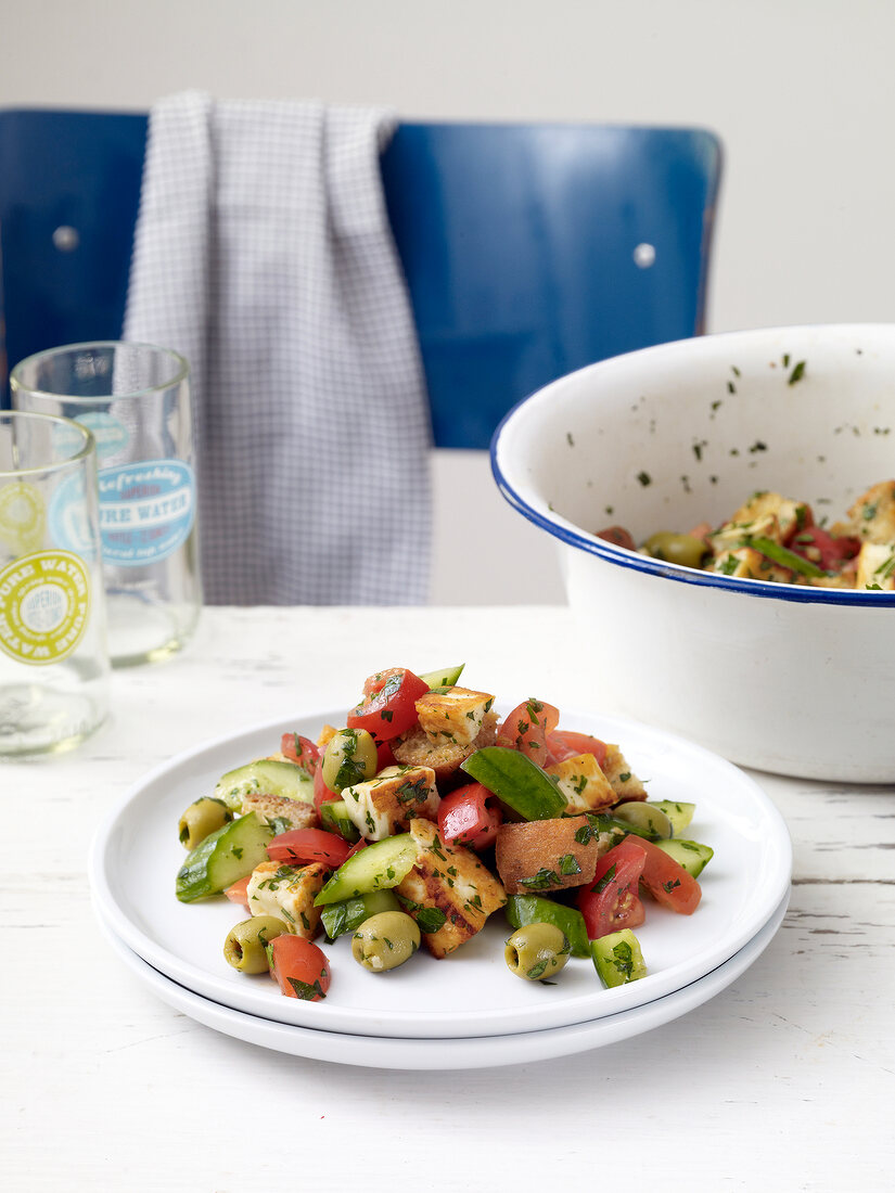 Studentenkochbuch, Brotsalat mit Halloumi